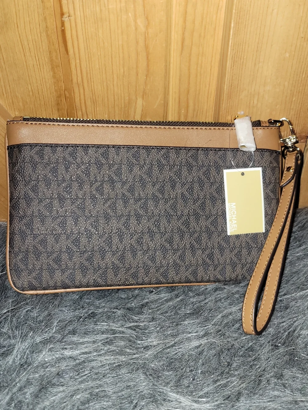 Michael Korsjet Set  Brown Logo Wristlet